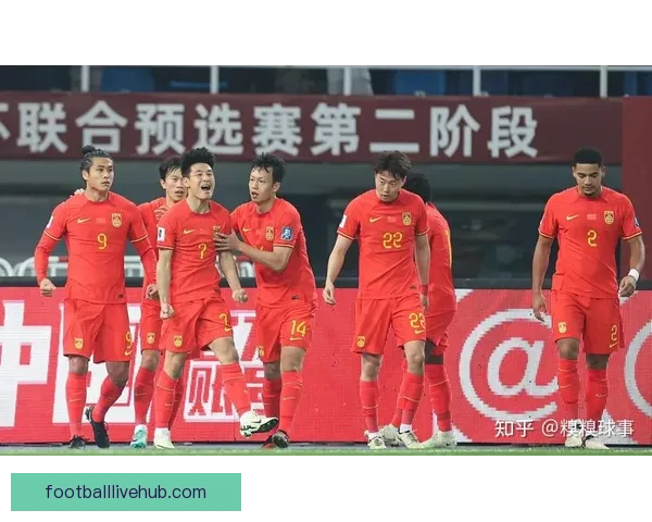 国足冲击世界杯亚洲区预选赛激战正酣球迷热情高涨